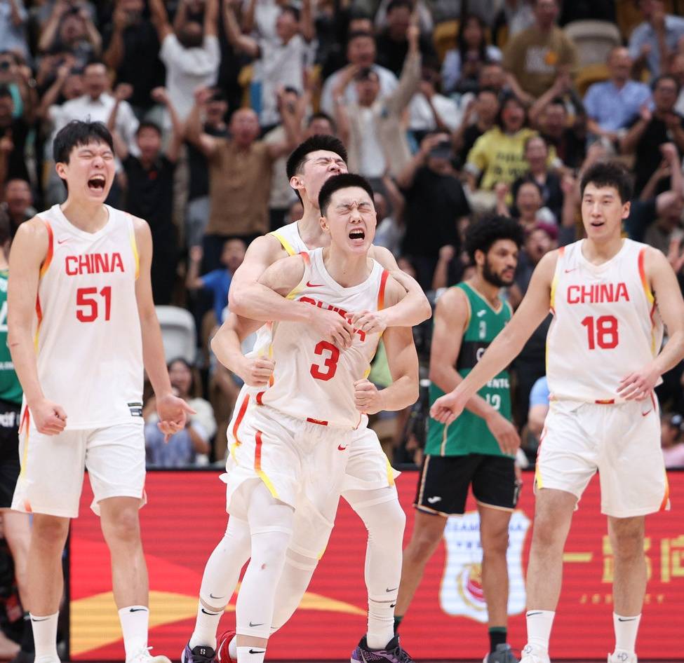 AG体育-关于中国男篮三大问题，胡明轩三人失职，投篮陷入三怪圈的信息