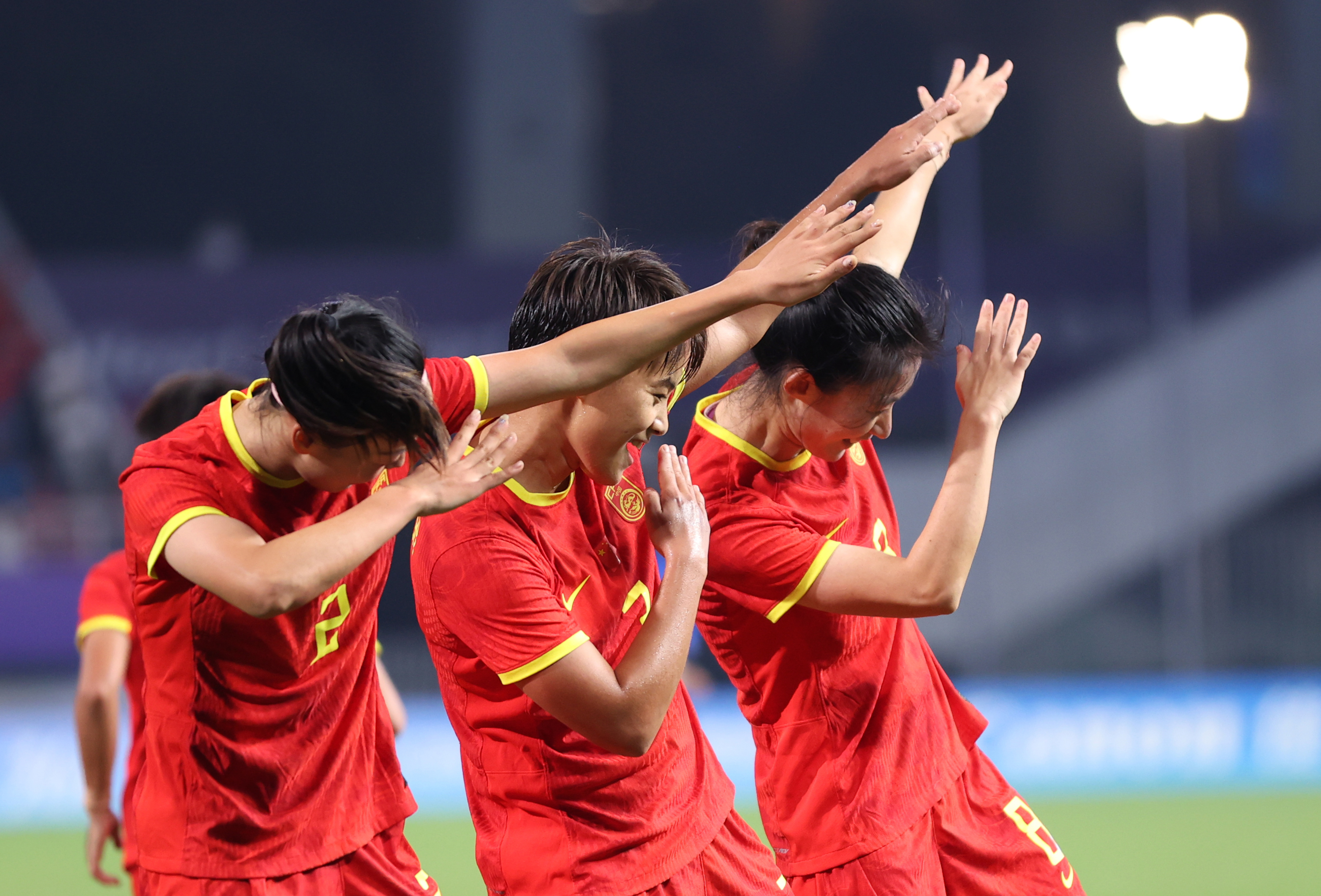 AG体育-鄂媒：武汉女足一周内三连胜，转战大半个中国攻(中国女足 武汉)