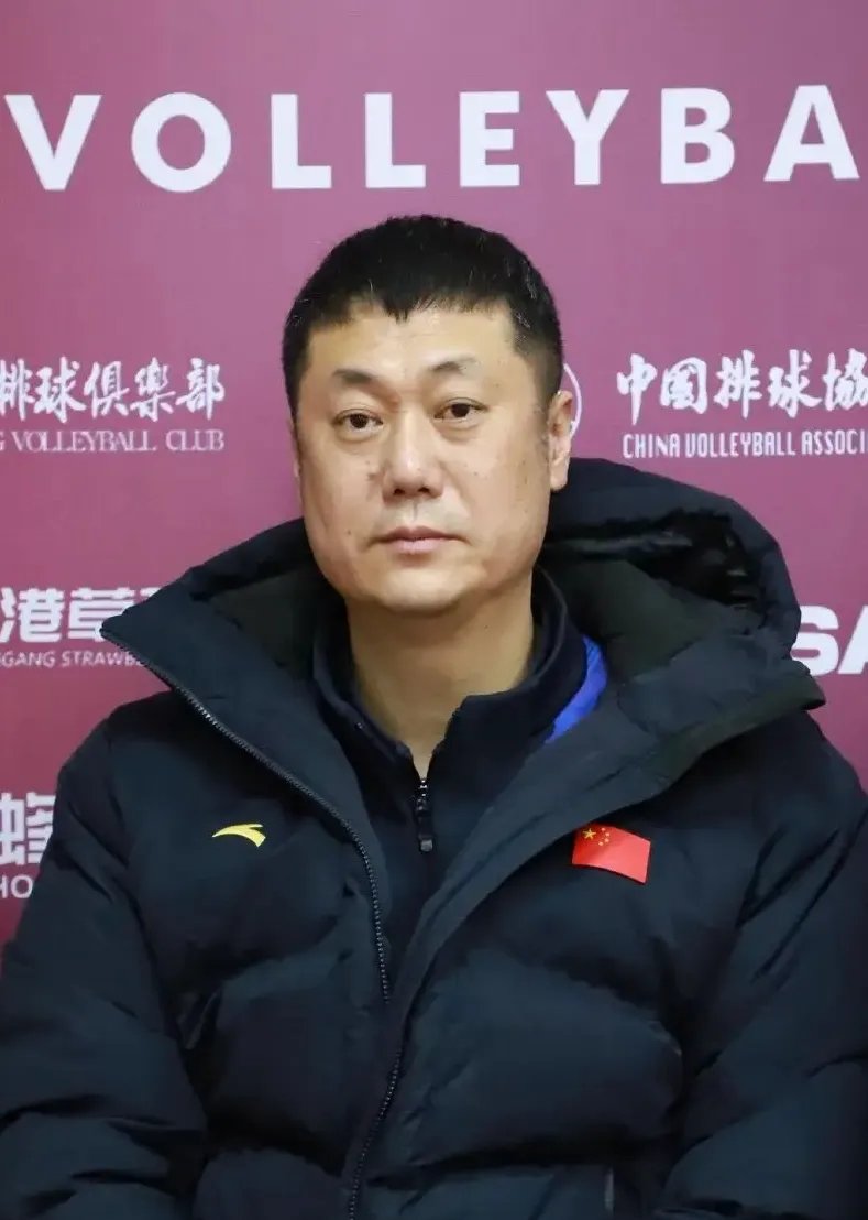 AG体育-天海保级形势严峻，球队主帅急需调整阵容(天海球队最新消息)